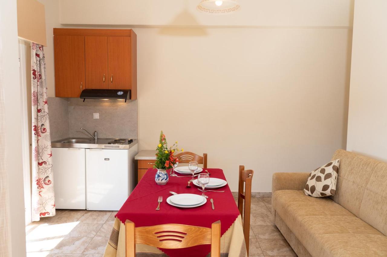 לאסי Lorenzo House Apartments מראה חיצוני תמונה