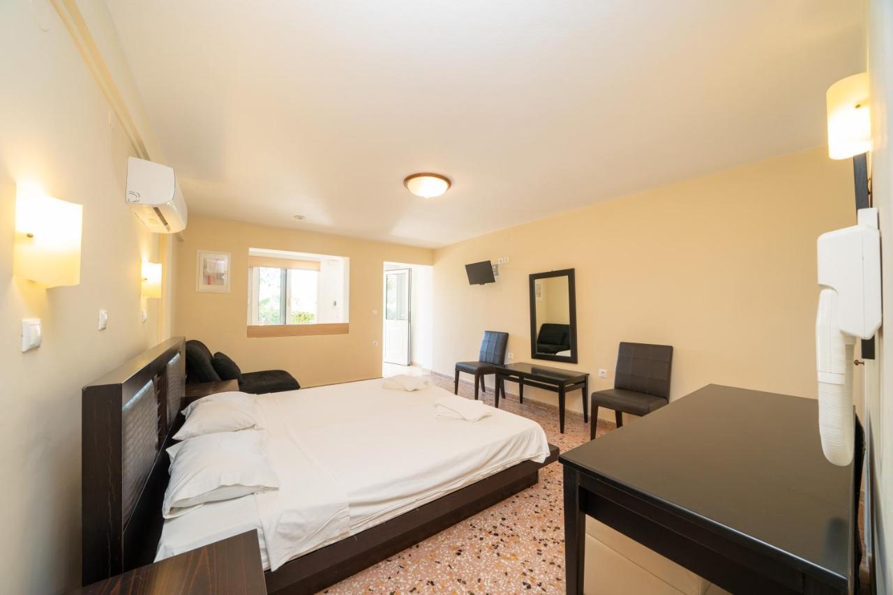 לאסי Lorenzo House Apartments מראה חיצוני תמונה