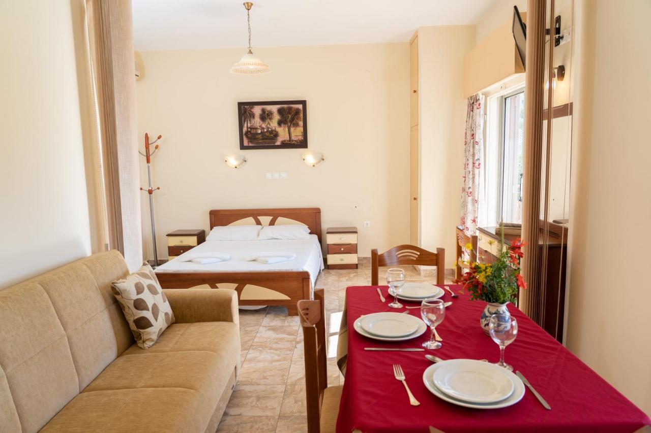 לאסי Lorenzo House Apartments מראה חיצוני תמונה
