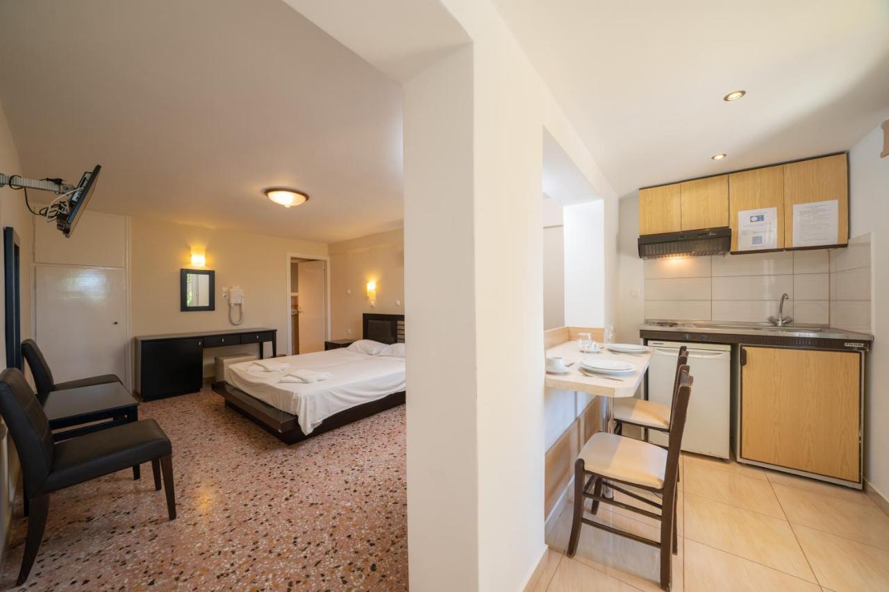 לאסי Lorenzo House Apartments מראה חיצוני תמונה