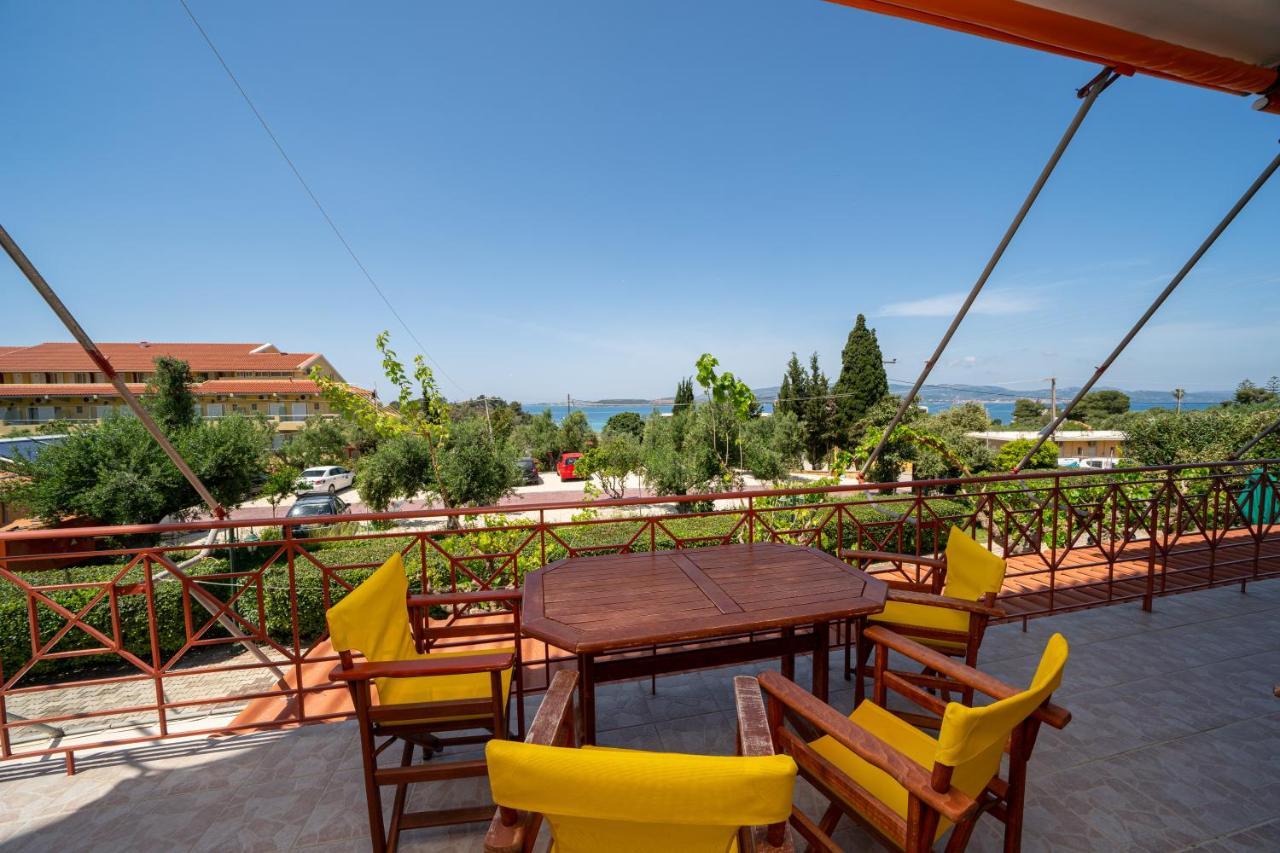 לאסי Lorenzo House Apartments מראה חיצוני תמונה